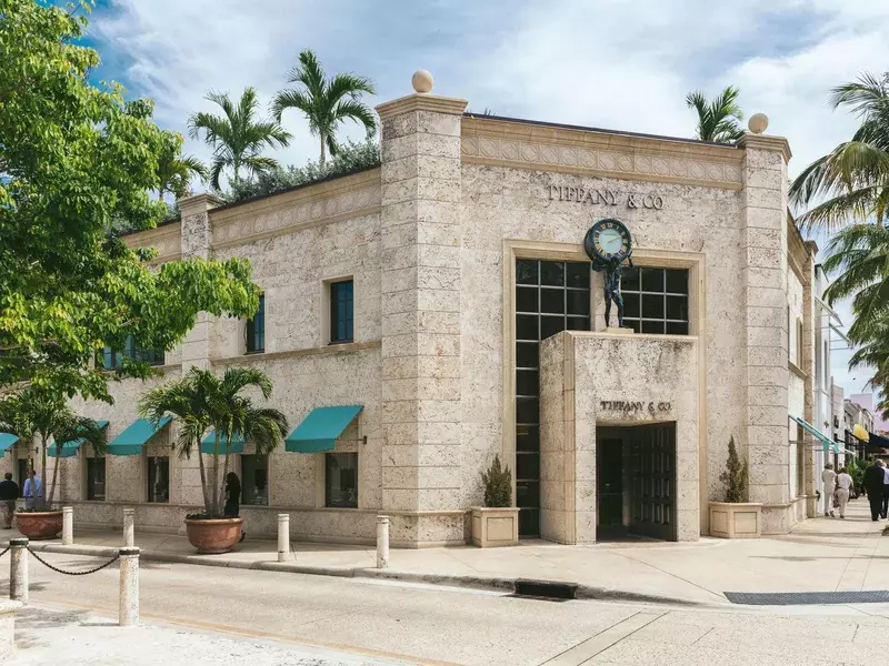 Steps from Worth Avenue